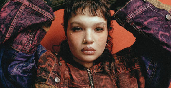 Lola Young  What Is It About Me